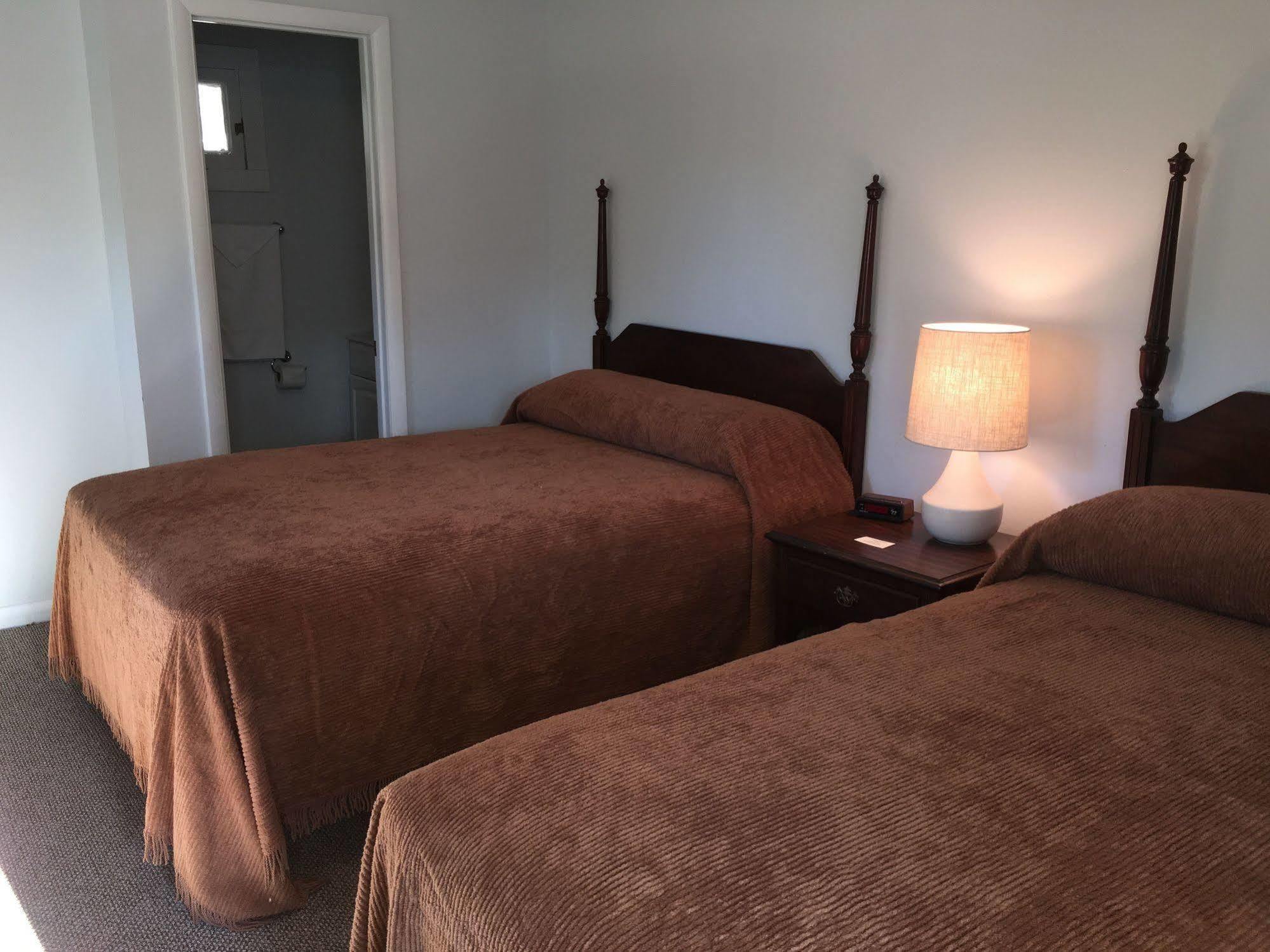 Mcgregor Inn Motel Wilton Zewnętrze zdjęcie